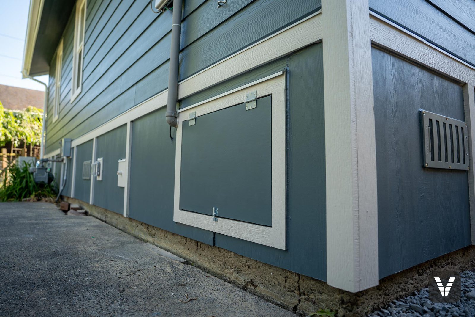 Skirting detail — Sierra 8 panel with Cobble Stone trim and tidy access hatches